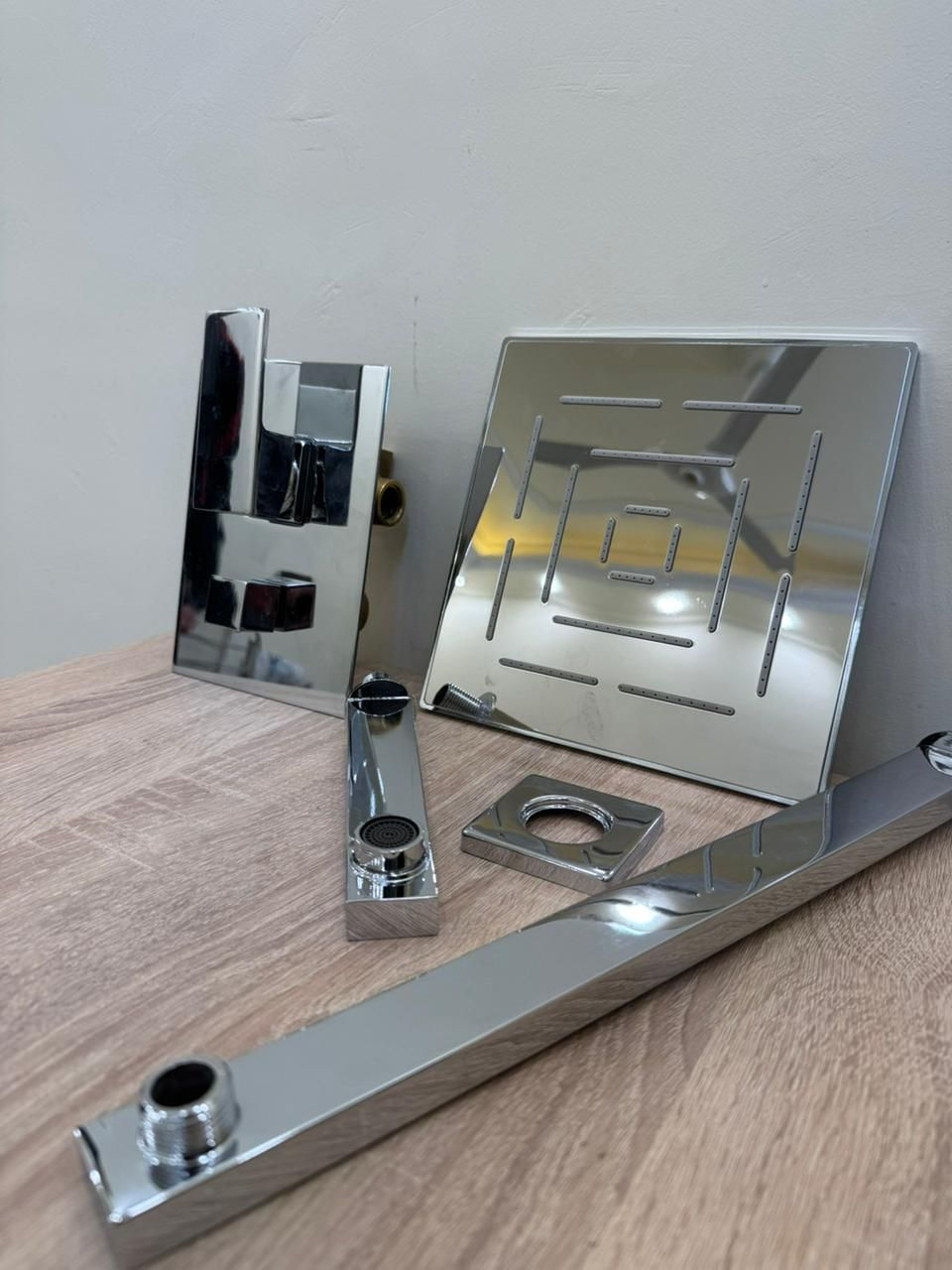 السلام عليكم 
خلاط دفن خطين للبيع وكما موضح بالصور
الكميه محدودة للاستفسار مراسله الصفحة او الرقم 
***********
