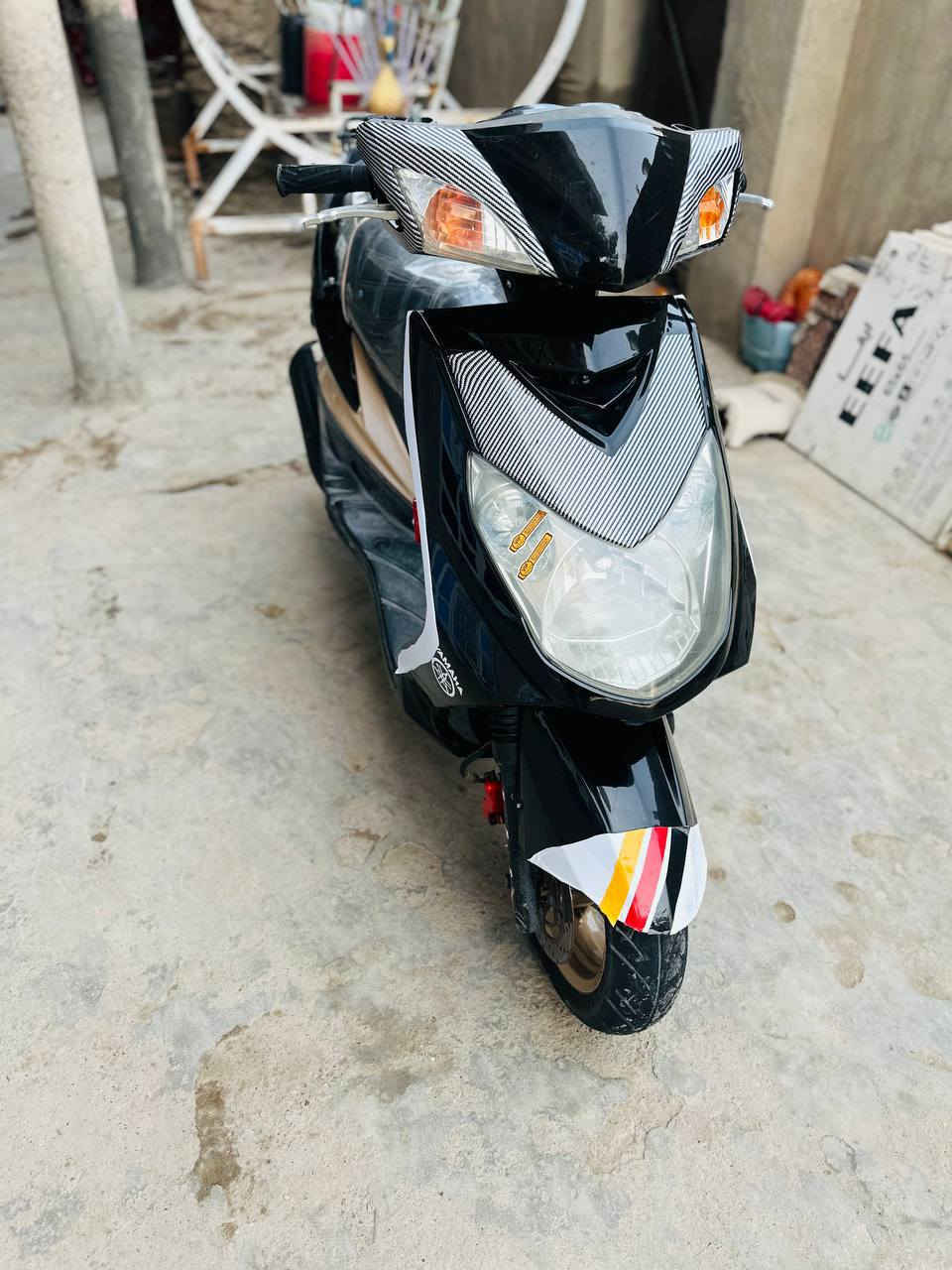 اللهم صل على محمد وآل محمد
#للبيع
#صار6_شهر_من_نازلة_رمبة

سكنس فحل 2008 

#كابريتر

#نظافتها خير من الله

1)محرك نضافته100%

2)ما ممدود اسبانة عليه جديد

3)دبلات خير من الله

4)تايرات جدد

5)كهربائيات شغالة 

6)لايت لونين اصفر وثلجي 

7)هندر شغال

جيب فيتر  وياك وكلبها

#السعر 900  وبيها مجال

#العنوان: ديالى خان بني سعد

***********
