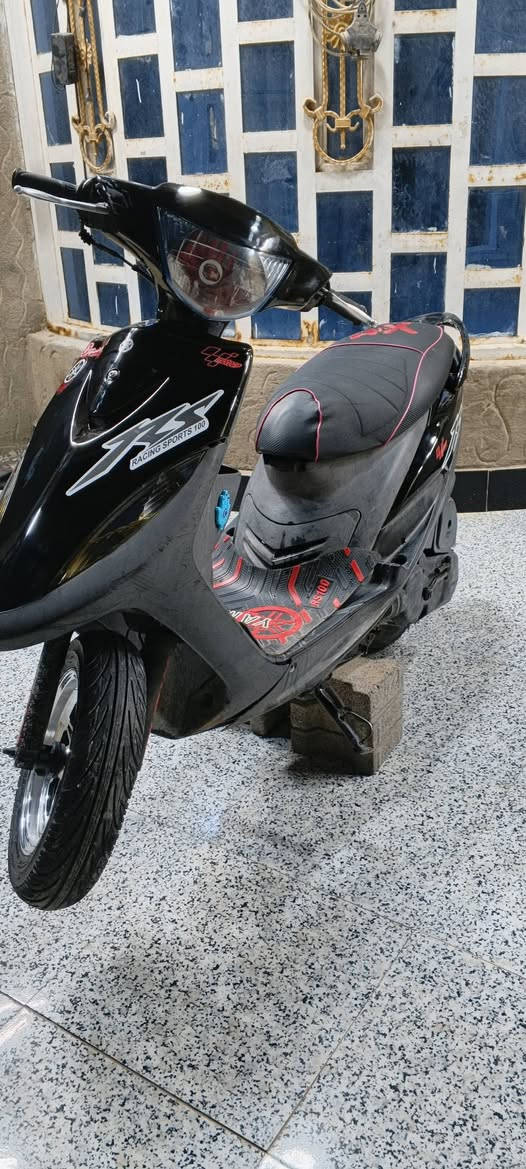 سلام عليكم ماكس عدلة للبيع الدراجة صالهة شهر من طالعة كفالة ميكنه ماطاخته سبانة مبدل كفرات وويالة وملاتهة البلاديات موجودات عندي الدراجة جديدة بمعنى الكلمة السعر مليون وخمسين 1050قفل رقم التلفون***********كلشي بي والخاص مفتوح
