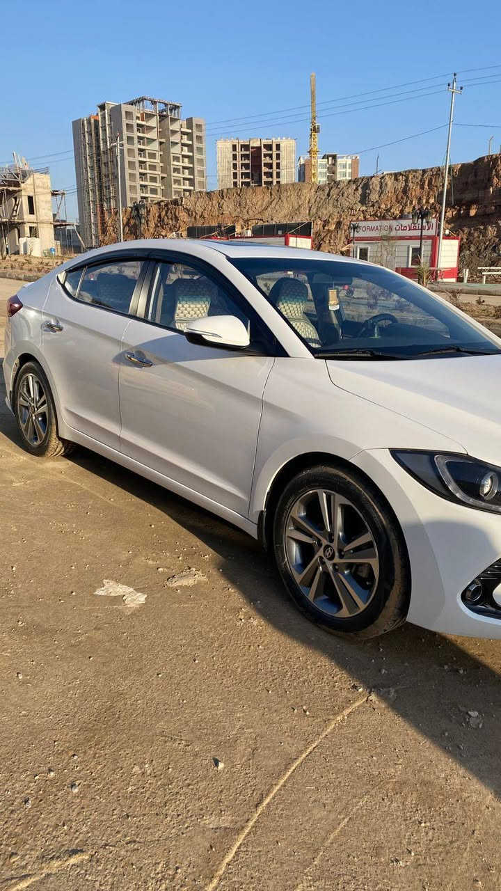 السلام عليكم
 النترا ٢٠١٨ خليجي GLSللبيع بدون ضرر ( كلين) ماشيه ٩٩ الف كم جديده بمعنى الكلمه فول ماعدا البصمه          السعر ١٦٩$وبيها مجال قليل ***********
