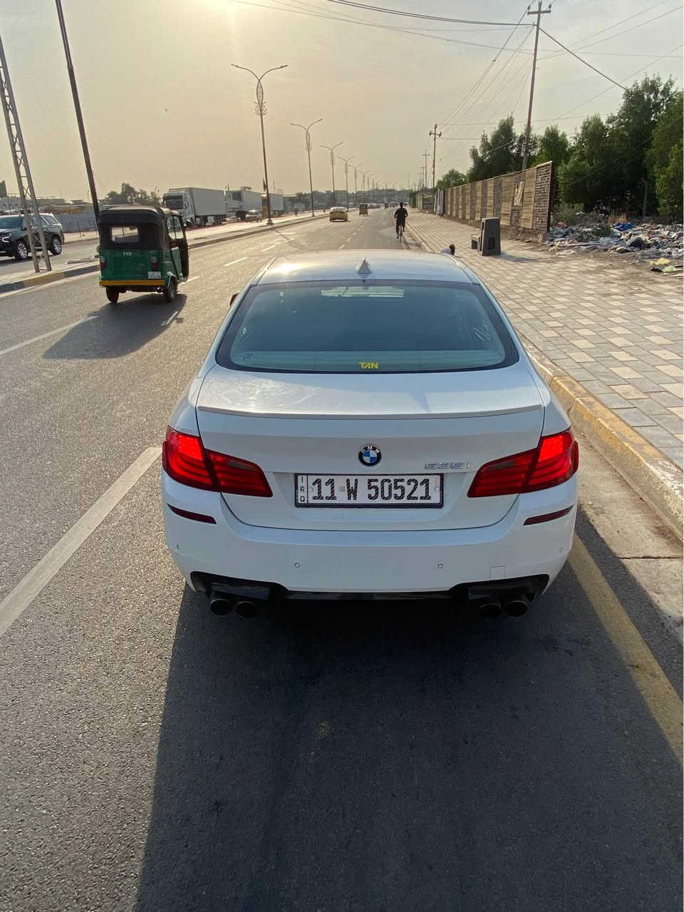 🚘 BMW F10 535i 2011

🔹 المحرك: N55 3000cc TwinPower Turbo

🔹 القوة: 306 حصان

🔹 ناقل حركة أوتوماتيك ZF 8 سرعات مع تيبترونيك

🔹 دفع خلفي (RWD)

⚙️ أنظمة القيادة:

✔ ECO PRO (اقتصادي)

✔ COMFORT (مريح)

✔ SPORT (رياضي)

✔ SPORT+ (رياضي متقدم)

❄️ التجهيزات الداخلية:

✔ تبريد وتدفئة للمقاعد الأمامية

✔ مقاعد جلد كهربائية مع ميموري

✔ تحكم كهربائي بالمقود

✔ شاشة iDrive كبيرة

✔ نظام ملاحة GPS

✔ بلوتوث ومداخل AUX / USB

✔ شاشة معلومات متعددة الوظائف

✔ مكيف أوتوماتيك ثنائي المناطق

✔ فتحات تكييف خلفية

✔ ستارة خلفية كهربائية

✔ إنارة داخلية محيطية Ambient Light

✔ فتحة سقف كهربائية

🎵 الأنظمة:

✔ نظام صوتي Hi-Fi

✔ أوامر صوتية

✔ مثبت سرعة Cruise Control

✔ حساسات مطر وإنارة

✔ حساسات أمامية وخلفية

✔ كاميرا خلفية

✔ بصمة تشغيل Start/Stop

✔ Auto Hold

✔ فرامل إلكترونية

🛡️ أنظمة الأمان:

✔ ABS

✔ DSC مانع الانزلاق

✔ DTC

✔ وسائد هوائية متعددة

✔ نظام الثبات الإلكتروني

✔ نظام مراقبة ضغط الإطارات

💡 المواصفات الخارجية:

✔ أضوية زينون مع عدسات

✔ LED نهارية

✔ مرايا كهربائية قابلة للطي

✔ جنوط رياضية

✔ حساسات ركن أمامية وخلفية

   m5 عليها كت 

الجاملغ مصبوغ 

ول بنيد مبدل نفس الون 

السعر 150 وبيها مجال مراوس هم اراوس

مكاني بغداد البلديات 

للاستفسار اكثر *********** بغداد, العراق
