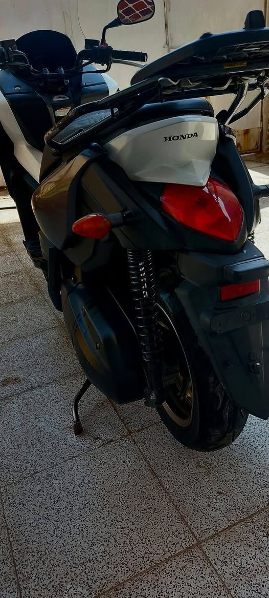 السلام عليكم 
دراجه فاز ياباني وكاله مال رمبه ماشيه 22km
للاستفسار اكثر اتصل 
 ***********
