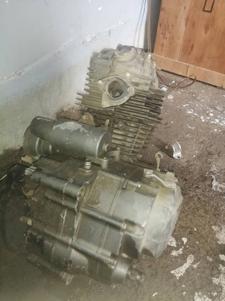 سلام عليكم محرك كيواي للبيع.. س 175بي مجال بسيط مكاني دوميز بل 55..... رقم الهاتف.. ***********
