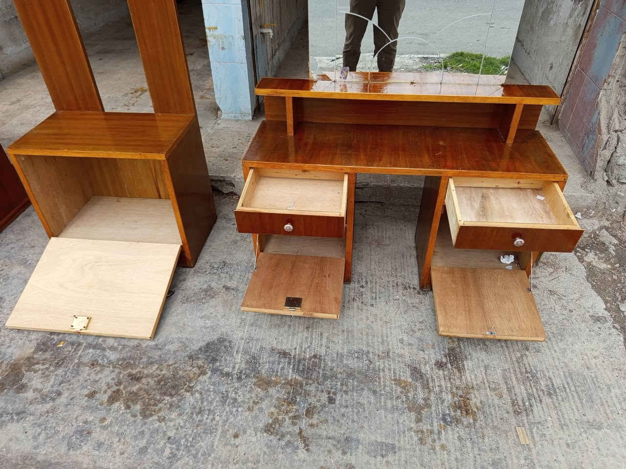 ميز تواليت مع زاويه شرط شرط النظافه سعرهم اثنينهم ٦٠ الف
مناميه شرط النظافه شغل ثقيل حيل سعرها ٦٠ الف
رفاعي يم طرشي الشفاء ***********
