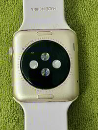 ابل واتش • الاصدار الاول • بدون شاحن