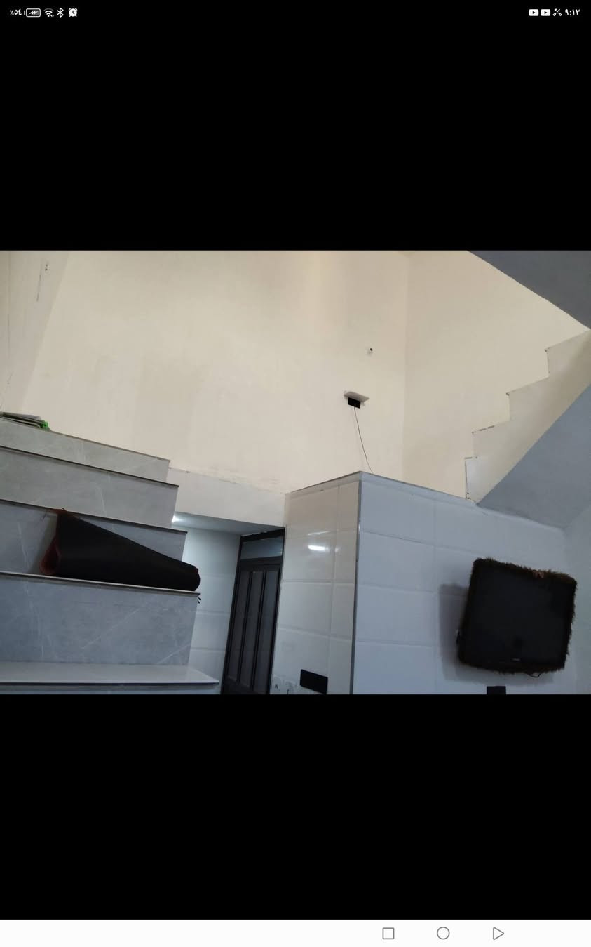 السلام عليكم
◀️ بناء حديث

◀️سنه البناء2025
مساحه ٢١٦ زراعي سند ٢٥ 

♻️بناء جديد 

♻️بيت يحتوي ع طابقين
طابق لأول غرفتين وهول وصاله ومجمع صحيات ومطبخ 

📍الموقع  زوير قرب أسواق مارينا
السعر خاص الاتصال على الرقم وتساب
***********
