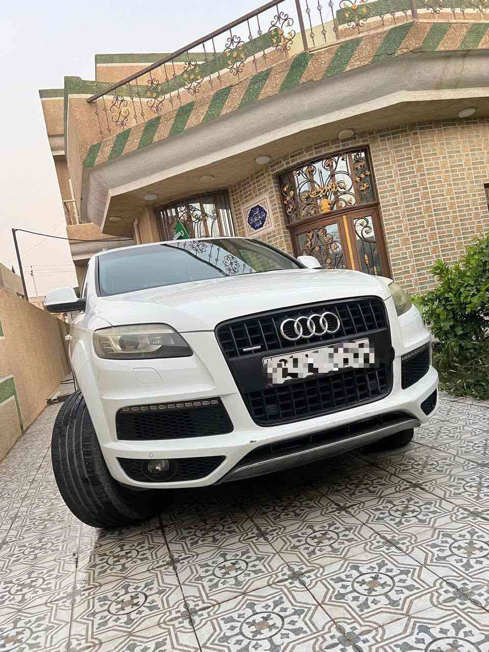 السلام عليكم
للبيع اودي q7 موديل 2014 ديزل (كاز)
ستة سلندر 3.0
فور ويل  4*4
رقم شمالي بأسمي 
فول مواصفات s lin 
بانورما 
دبلات جوبلس تحكم بالارتفاع والنزول خمس وضعيات
جنطة كهراء
اشاير مري
مري شفط
مري حساس تنزل مع نمرة البك
سبعة راكب 
كشنات كهربائي + خزن كشن السائق 
تدفئة كشنات امامي خلفي
تحكم بجميع الأوامر عن طريق الموس اظهار بالشاشة 
بصمة + سويج 
بردات ابواب الخلفية + الصندوق 
الصندوق كهربائي 
تبريد اربع قطع تحكم منفرد بكل راكب 
صوت ستيريو + دمام 
حساسات امامي + خلفي
بصمة ابواب + جنطة 
دخول ذكي
وبعد هواي مواصفات 
***********
