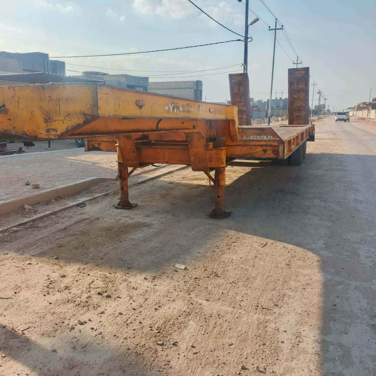 السلام عليكم
عربانة لودر الماني 
تاير 20ناصي دنكيرين سبرنك 
رنبات كهرباء 
الطول 9 مع الحنيه 
***********
