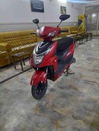 دراجه لبيع السعر 450  السرعه  59 تمشيك 60 كيلو متر للاستفسار  الرقم 07...