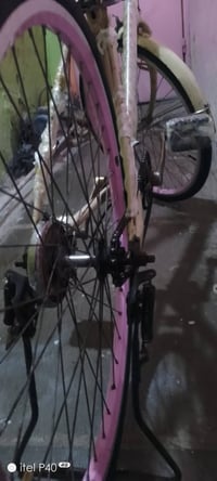 بايسكل بناتي للبيع حجم ٢٤ نضافه 95 من 100. . السعر 35  وبي مجال للشراي...