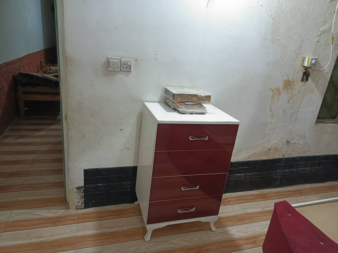 غرفه تركي كامله ونضيف في كربلاء شهداء سيف سعد 
سعرها ٥٠٠ وفيها مجال 
الرقم ***********
