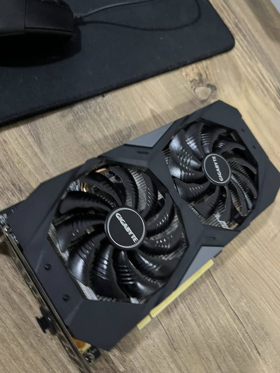 السلام علیک
کرت شاشة البیع 
Rtx 2060 GIGABYTE 6gb 
هالكرت حالته مثل الجديد، ما مستخدم بالتعدين، وإذا مستخدم ففترة كلش قصيرة. نظيف وما بي أي مشكلة
سعر نهایتها ٢٠٥ الف و توصیل


**إذا كنت صاحب هذا الإعلان وتريد حذفه لأي سبب، رجاءا أرسل رسالة إلى الدعم الفني**