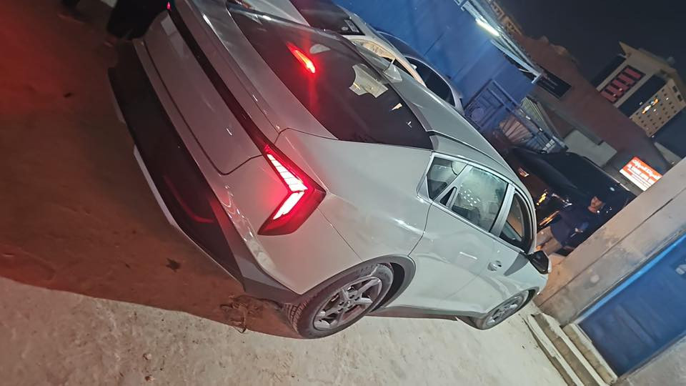 السلام عليكم كيا كي فور موديل 25حاليا بدبي حادثهه بنيد فقط دواخل كفاله بدون شاصي بدون لغد بدون كلشي صور حادث بلمنشور  مكينه 2000  لون مميز تستلم بسفوان السعر  بدون كمرك تفيد العنده كتاب شهداء 140 للتواصل ***********
