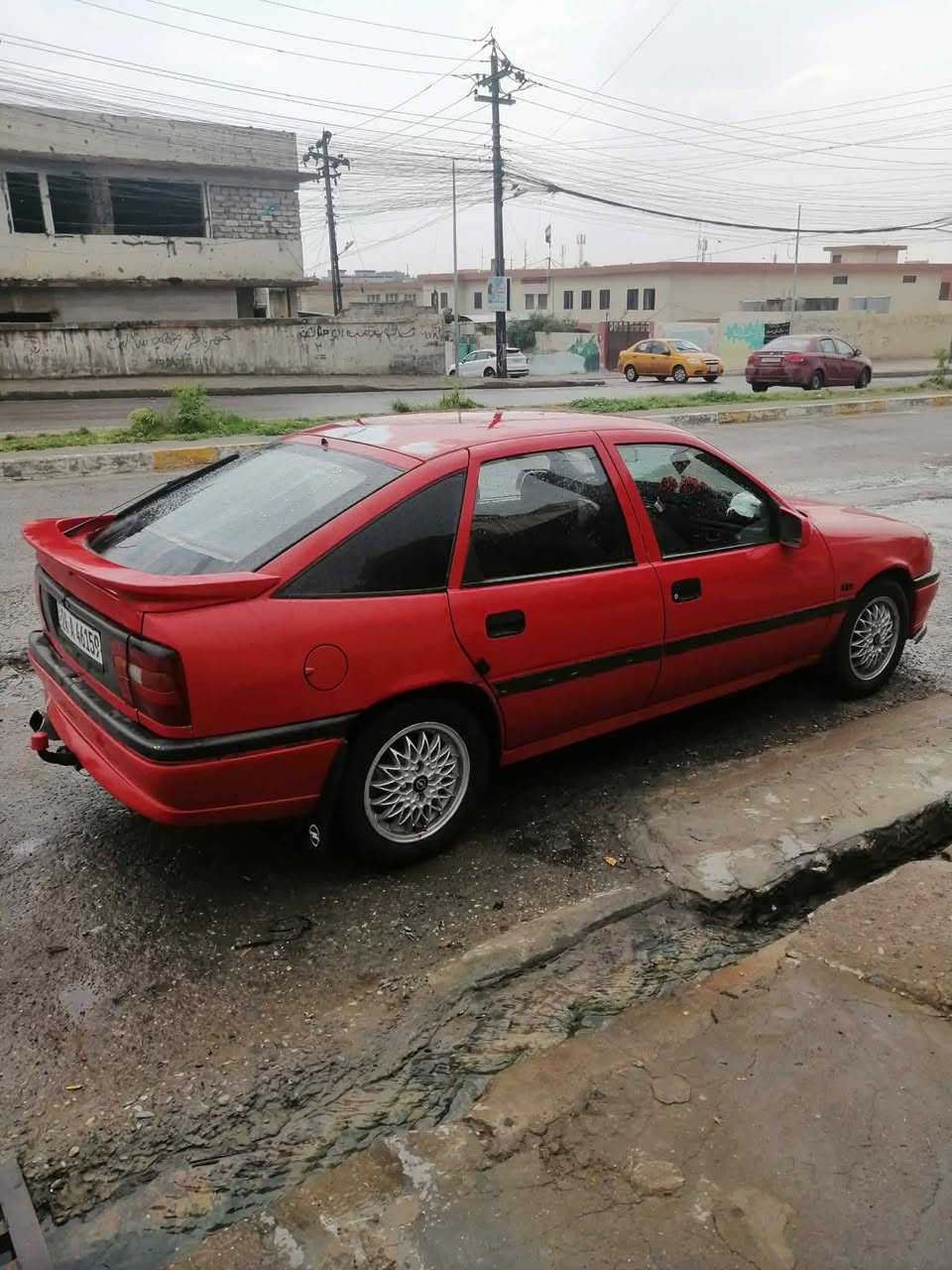 البيع فكتره  موديل 1995 مكينه 20  فول موصفات بس فتحه مابيها وكير عادي  سياره مابيه قطره صبغ  تكه داير وتكه دوسه جهت اليمين بس السياره بسمي سنويه عضم رقم شمالي السياره ربع ماتصرف عليه بس يعوزه كمبريسر  مال تبريد منضومه موجوده  رقم الهاتف  ***********
