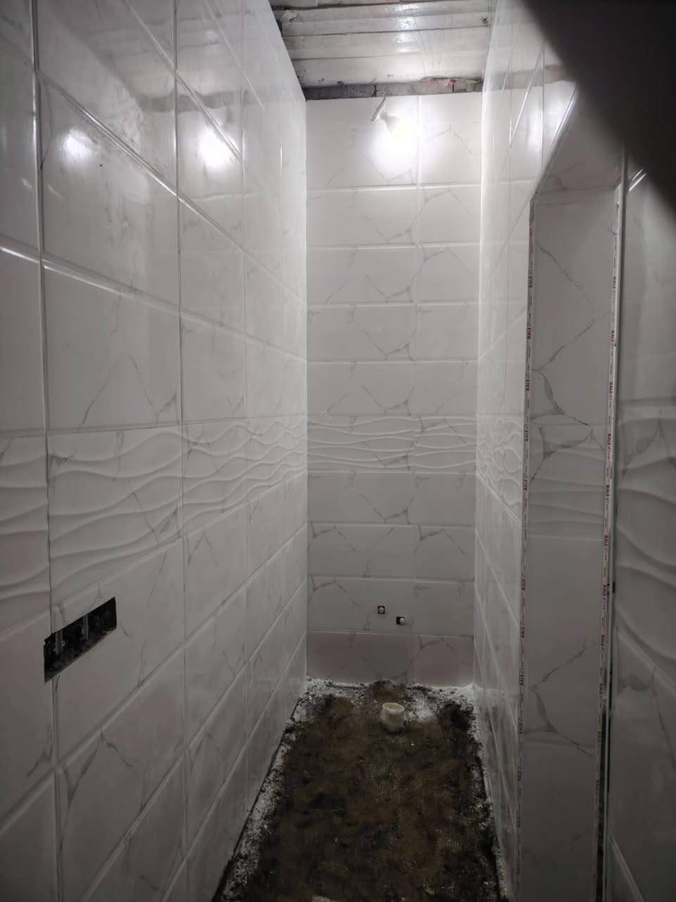 اصطه سيراميك متفرق حالين الجدار 5 ارضيه 4 خابر وتدلل الرقم بي واتساب ***********
