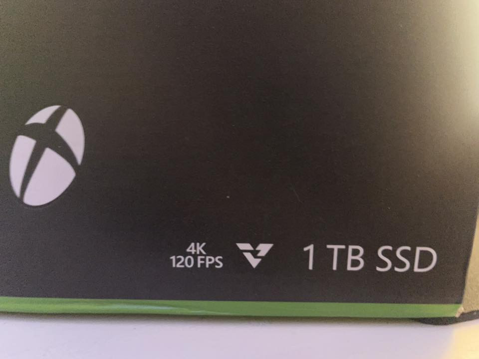 السلام عليكم
للبيع اكس بوكس سيرس x ون تيرا نظيف استمال جدا قليلل ويا كامل ملحقاته مع الكارتون السعر650 وبيه مجال بسيط 
بغداد حي الاعلام رقمي للتواصل موجود واتس ***********
