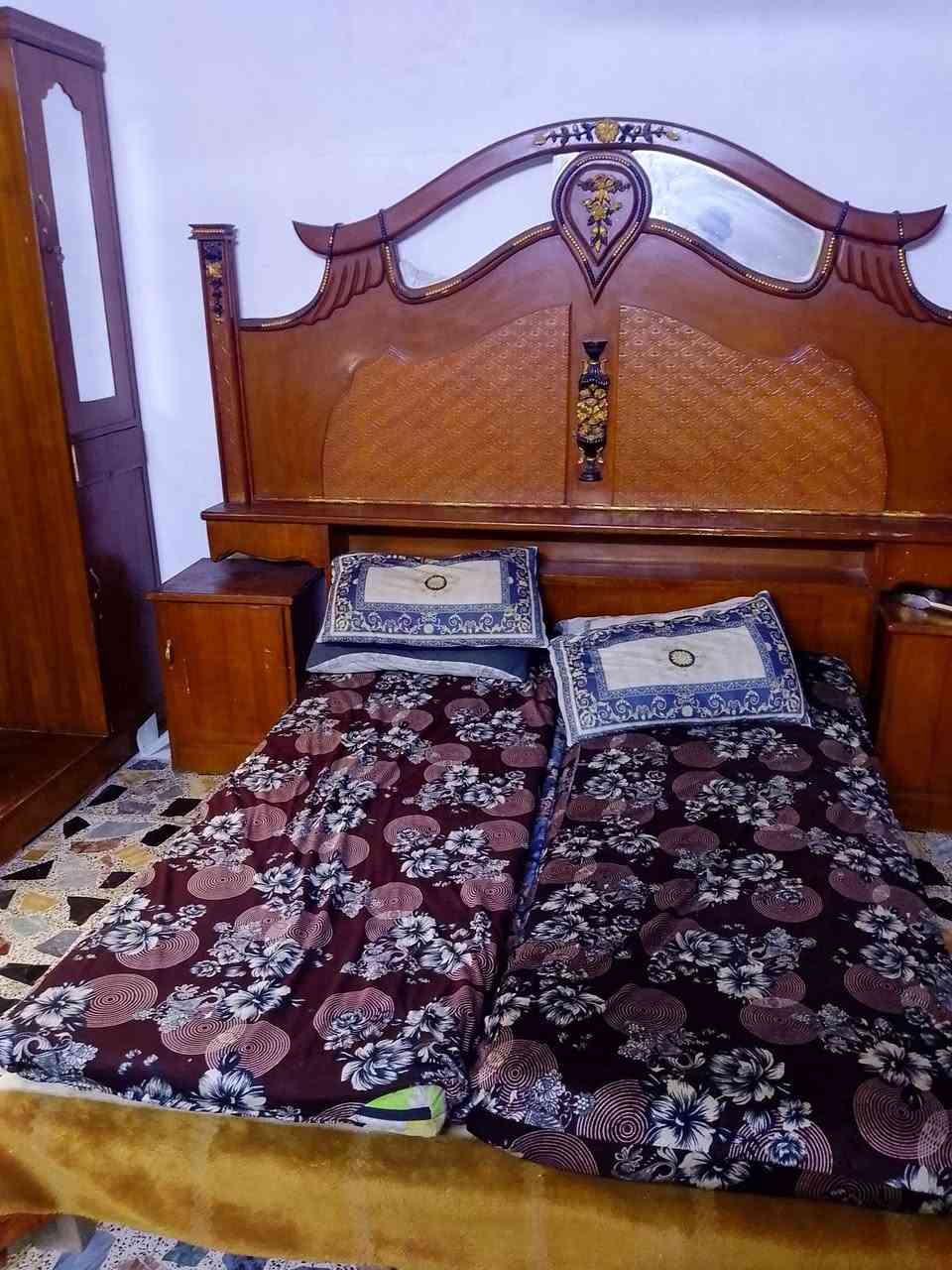 السلام عليكم غرفه البيع عراقيه نضيفه مابيهه كلشي كامله ب 400 وبيهه مجال عنوان سبع قصور ‏‪***********‬‏ واتسب
