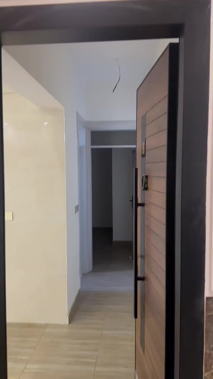 شقة حديثة طابق خامس غرفة وصالة ومطبخ وخدمات الاعظمية بداية شارع الضباط خلف نادي الاعظمية مباشرتا يتوفر كافة الخدمات من كامرات ومصعد على مدار 24 ساعه السعر 550 الف

للاستفسار ***********
او المراسلة واتساب ( ابو يوسف )
