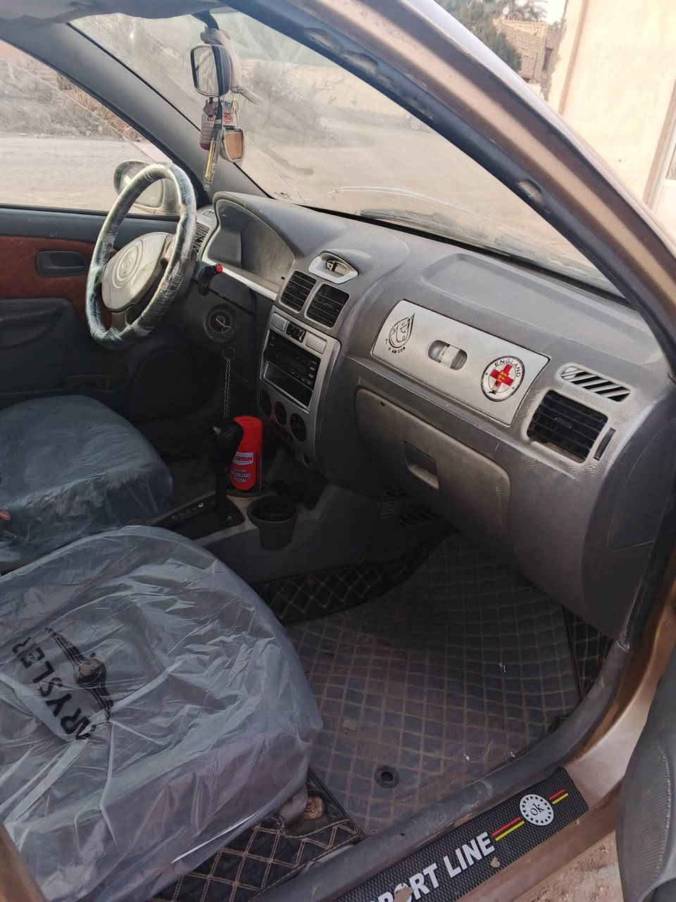 كيه ريو 2004
مكفوله كصه ونقل وعيب شرعي وكلبه 
مكينه وكير كورله نضاف 
حداديه وكهربائيات وتخم تاير جاهزه 
رقم انكليزي سنويته 29 رقم ذي قار 
السعر 35 
الرقم ***********

الرقم ***********
