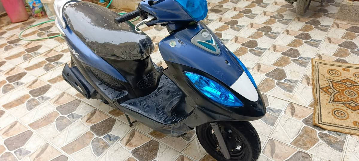 سلام عليكم دراجه كامكو في تو موديل 2013  دراجه رمبه كهربائيات كله شغاله محرك 125دراجه مامتعوبه  خير من الله سعر 600 رقم ***********
