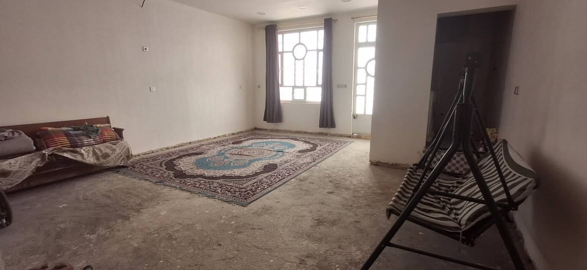 بيت مساحة 125م / واجهة 6.25
[ طابو صرف ]
الطابق الأول يحتوي على 
1.طرمه
2.أستقبال
3.صالة
4.غرفة نوم
5.حمامين خارجي وداخلي
6.منور 
الطابق الثاني يحتوي على
1.صالة أمام الدرج
2.غرفتين سويت
3.بلكون
الطابق الثالث يحتوي على
1.سطح خلفي شتايكر
2.سطح أمامي شتايكر
3.بيتونة
السعر:105 وبي مجال
للتواصل
واتساب: ***********
العنوان: الحسينية خلف جامع الشهيد رائد
ملاحضة: الدار بأسم شخص واحد ليس معروض عند دلال تعامل للشخص نفسه...
