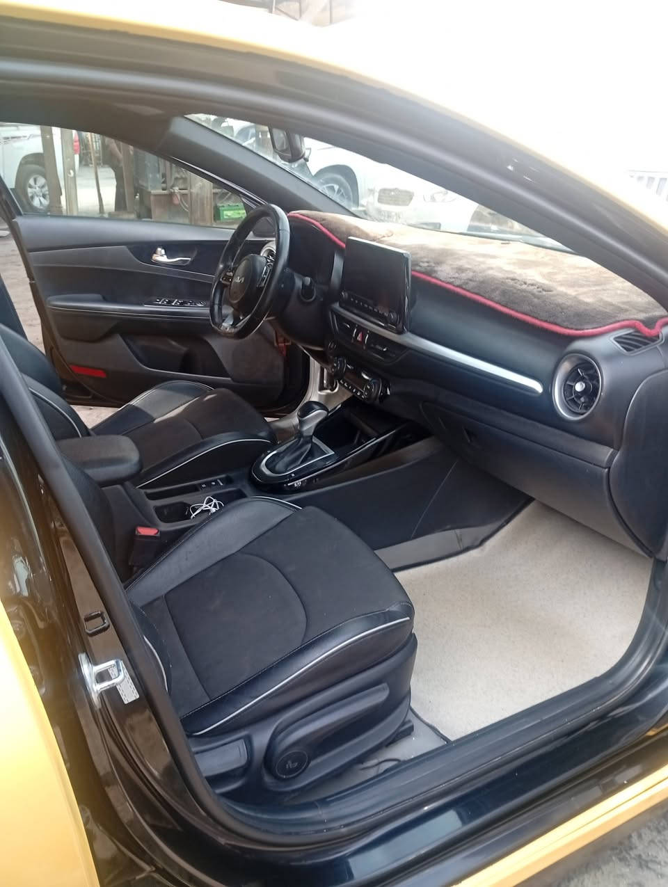 سلام عليكم فورتي لبيع ترهم مراوس سعره ١٤٥وبيه مجال المكان بغداد فول سياره ونقص فته فقط ***********
