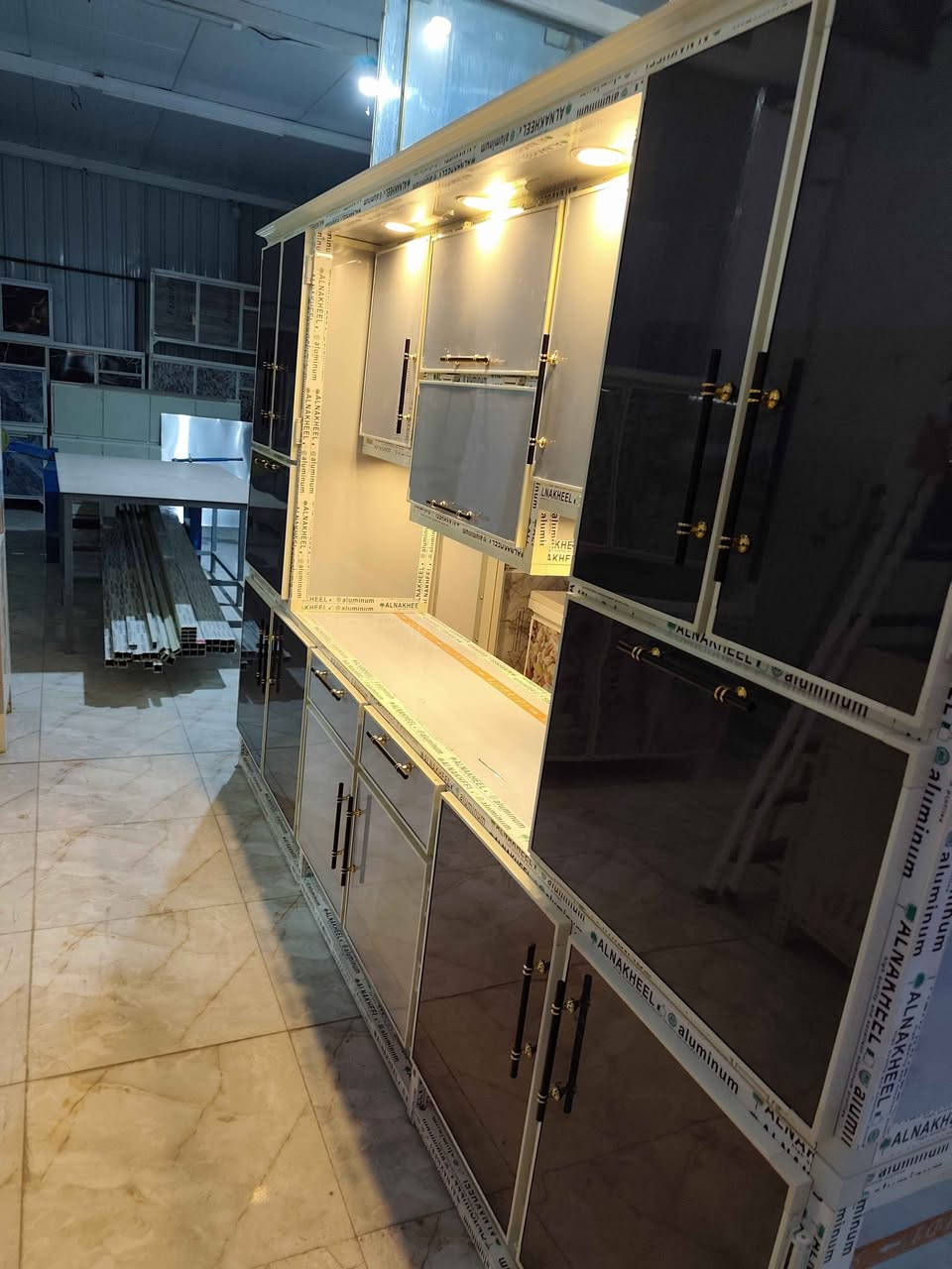 سلام عليكم  يتوفر لدينا جميع انواع الكاونترات ولمطابخ بانسب الاسعار.   عنوانه ديالى بعقوبه كاطون الرحمه.   للاستفسار  خاص او على الرقم *********** بعقوبة, ديالى
