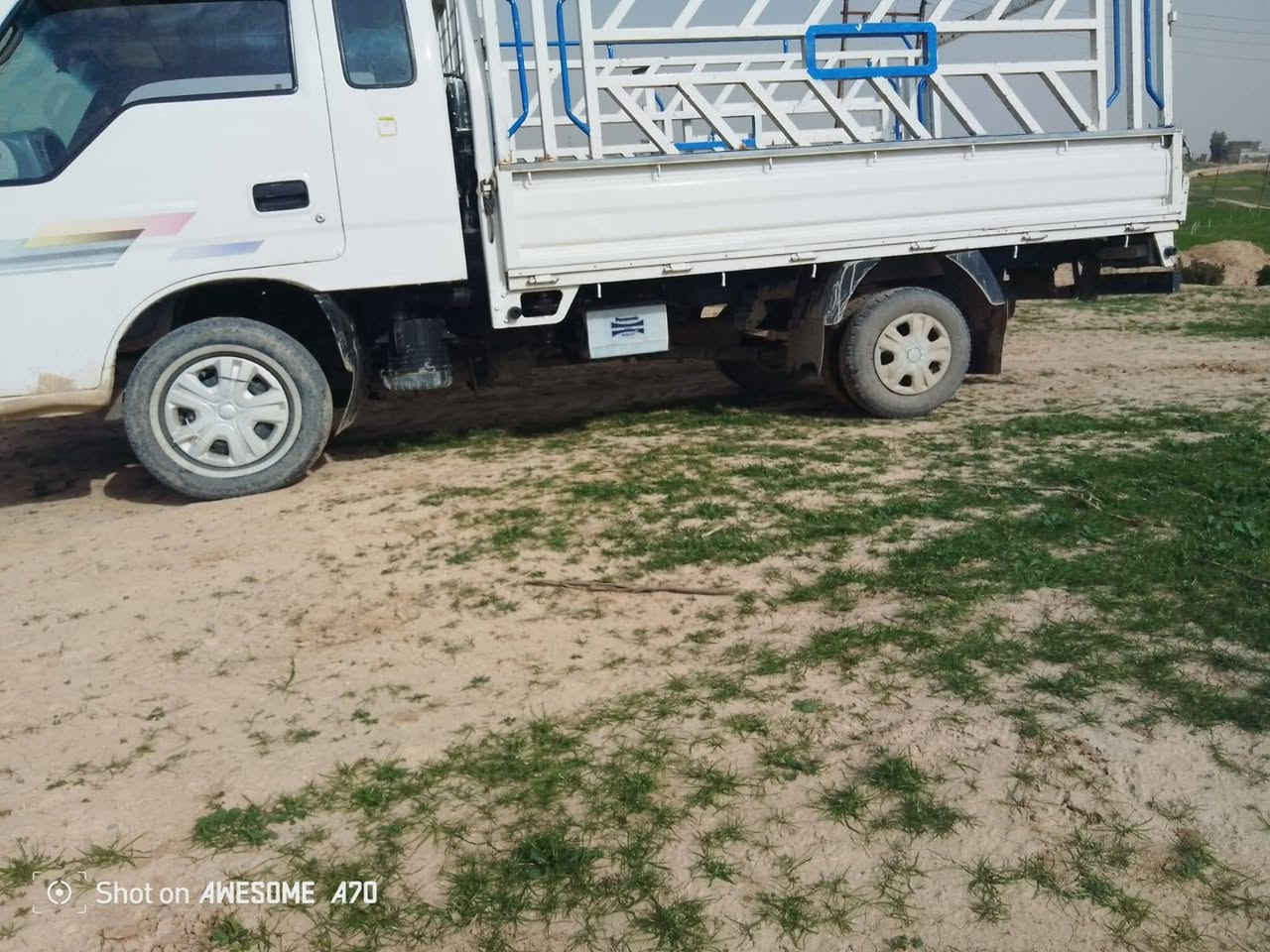 السلام عليكم من رخصه الادمن كيا بنكو موديل 2000 محرك 3000 رقم صلاح الدين سنويه لل 27
سياره خير من الله مال جناي مكان السياره كركوك قضاء الحويجة قريه الحلوات للاستفسار الاتصال ع رقم ***********
