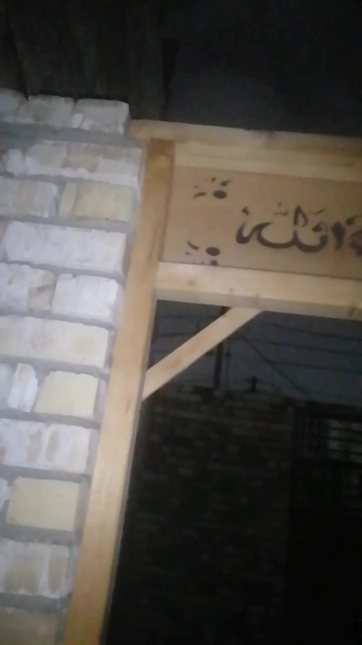 سلام عليكم باب خشب جديده هيه وجرجوبه وكيلون جديد مستعجل عليه مكاني شعب ***********
