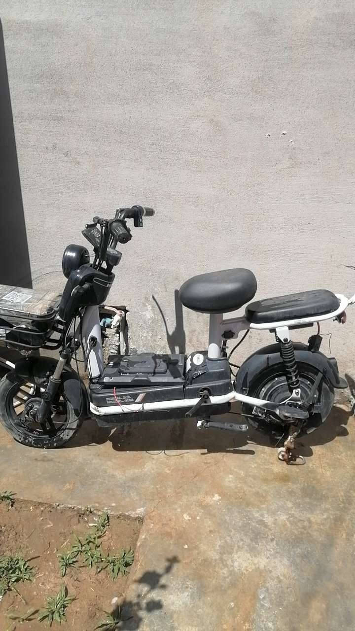 بایسكل شحن 
یرید بطاریاة
سعره85


**إذا كنت صاحب هذا الإعلان وتريد حذفه لأي سبب، رجاءا أرسل رسالة إلى الدعم الفني**