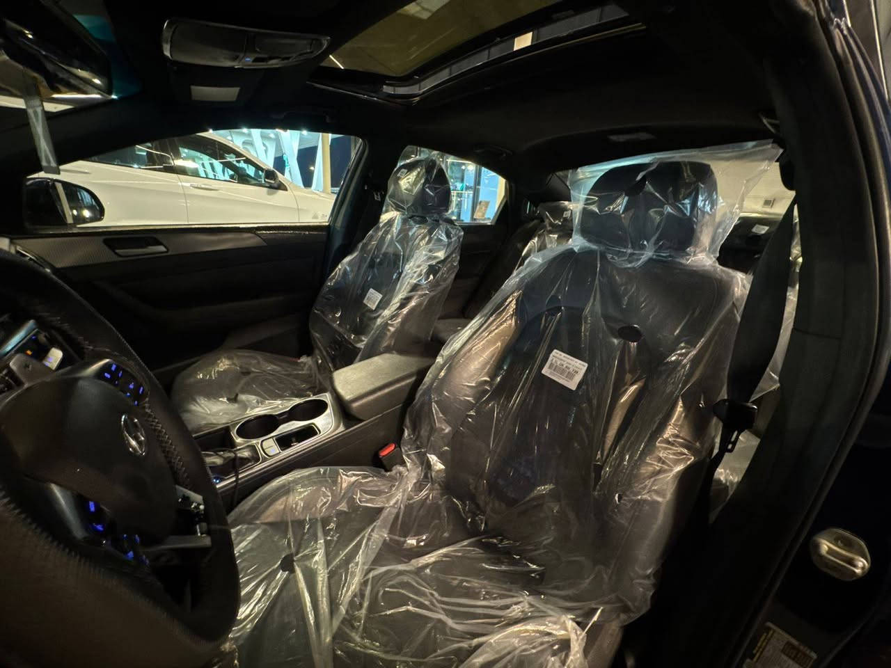 السلام عليكم 
سوناتا سبورت فول  موديل 2018 
حادث اربع قطع بيها فقط من امريكا 
بنيد جاملغين وطخه خفيفه خلفي بدون دواخل 
المواصفات معروفه فول فول 
كير محرك  مكفوله اتراي من الشمال للجنوب
ما يعجبك اعبر المنشور
 بياع شراي لا توصل حبي 
سياره كامله بغداد باسمي
السعر 127 
*********** بغداد, العراق
