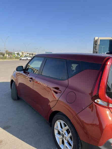 السلام عليكم كيا صول موديل2021  الضرر بنيد فقط ومبدل نفس لون بارد بالباب الخلفي 
بدون ايرباك  
فئه sمو العاديه المواصفات
رادار امامي 
رادار خلفي 
رادات جوانب 
توقف ذاتي 
اطفاء ذاتي 
كشن كهرباء وبعد بيها هواي مواصفات تريد بيع تريد مراوس عادي  
ماشيه 22km
والي يحب يتصل هذا رقمي 
***********
