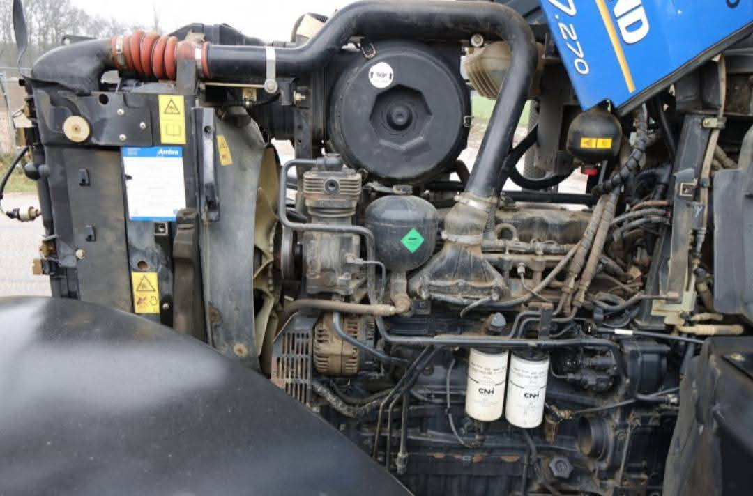 Newholland t7.270
موديل 2013
مشتغل 4863 ساعة فقط
هايدرو , شاشة كبيرة, دبل كشن فول مواصفات
شرط كفالة عامة ( مكينه، كير ، اكسل ) 
السعر 46.500الف دولار ( 4 دفاتر و65 ورقة) قابل للتفاوض 
السعر يشمل كمرك نقل ضريبة الى محافظات شمال العراق
مكان التركتور اوربا - مدة الوصول 25 يوم بعد الحجز
( بدون حجز مابيع) ( عالموسم مابيع) 
للتواصل خاص او  3197010285034+
رجاءا ً الجاد بالشراء فقط مو بحاجة سوالف وقصص وتعارف
واعتذر عن الاطالة


**إذا كنت صاحب هذا الإعلان وتريد حذفه لأي سبب، رجاءا أرسل رسالة إلى الدعم الفني**