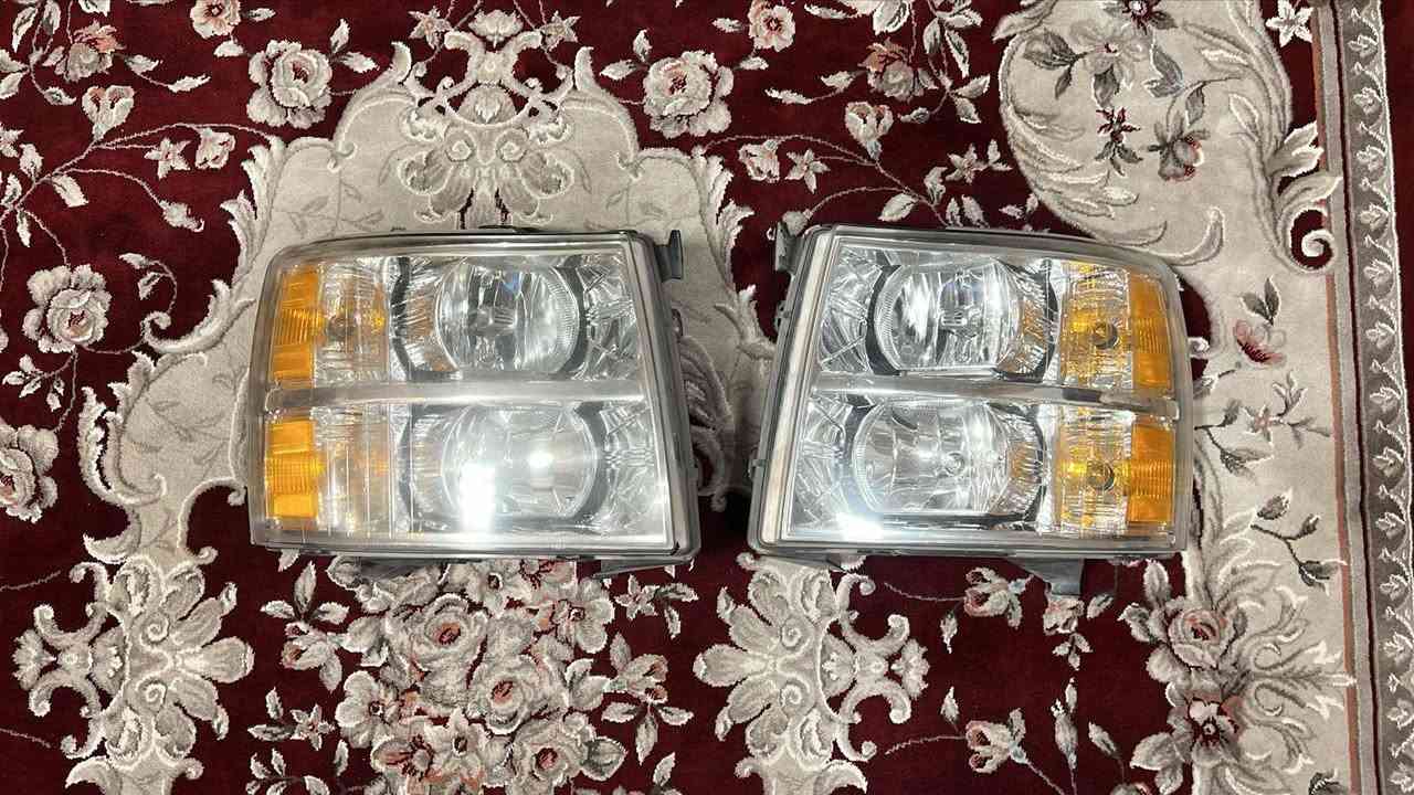 زوج لايت سلفرادو وتك بك لايت للبيع العنوان بصرة يوجدتوصيل ملاحظة أنا مو ابو محل طلعن عندي وي غراض مال كويت ***********س شكرا لادارةالكروب
