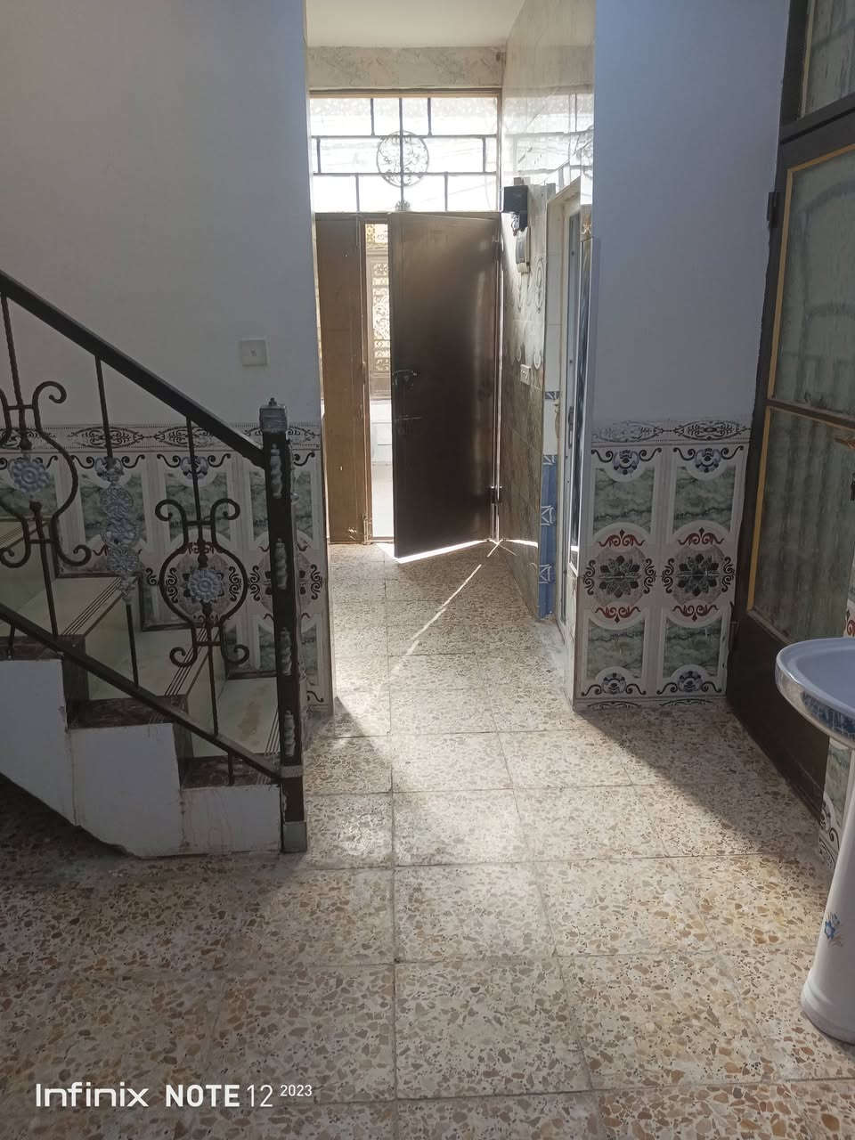 السلام عليكم
كربلاء المقدسه
بيت للبيع المساحه 50 
بيت طابق ونص واجهه خمسه 
بيت سعر 65 وبي مجال بسيط 
بيت جديد وحلو حي المثالي قرب مستشفى كفيل قرب اسواق برتقاله 
للاستفسار رقم الهاتف او واتساب ***********
