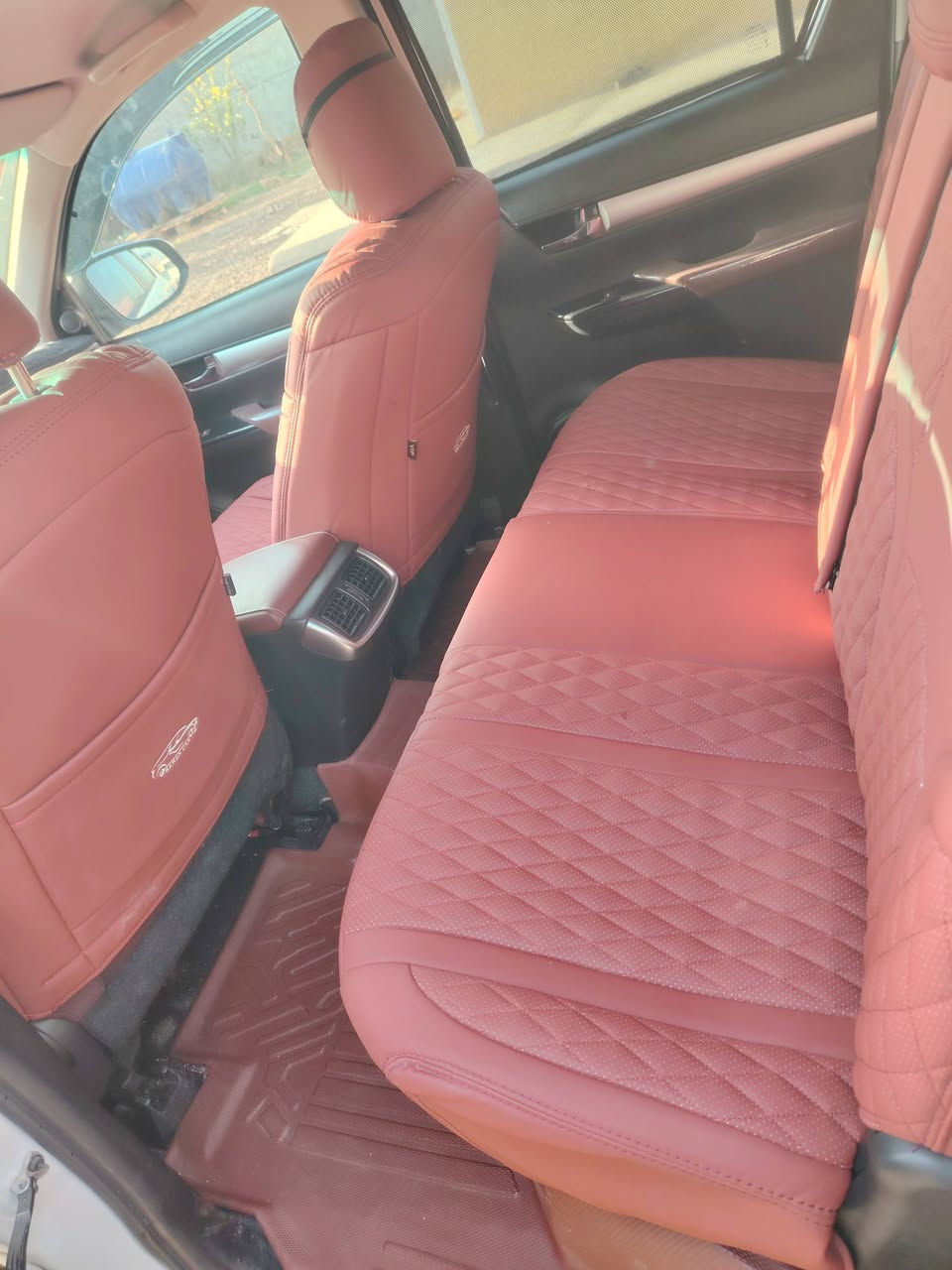 السلام عليكم للبيع هايلوكس موديل ٢٥ ناصيه كفاله عامه ماشيه ٥ الف دهن الشركه ما مبدل سياره جاهزه دوشمه درع رقم أربيل للاستفسار اتصل ***********
