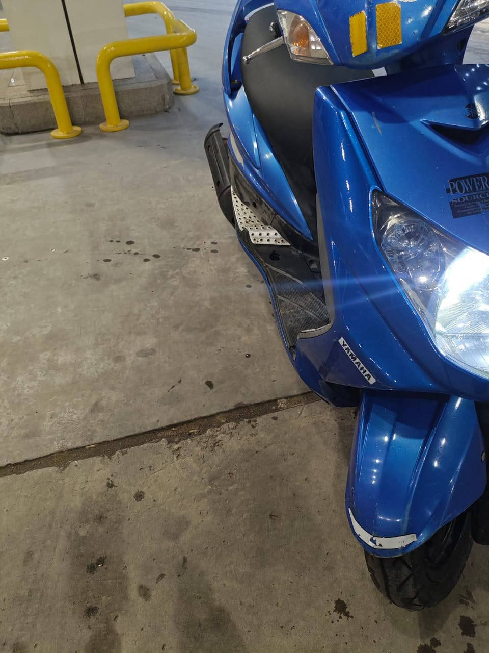السلام عليكم 
دراجه سكنس لبيع رمبه صارله ثلاث اشهر من الرمبه 
موديل 2009 
لون سمائي
كفرات ختم واحد 
مكينه كفاله 
كهربايات كفاله 
كامله ومسويله ادامه 
اكلجات وبرياكات امامي وخلفي 
شرط الدراجه كامله ما بيه اي نقص 
دراجه ياباني 
كابريتر 
وتساب ***********
