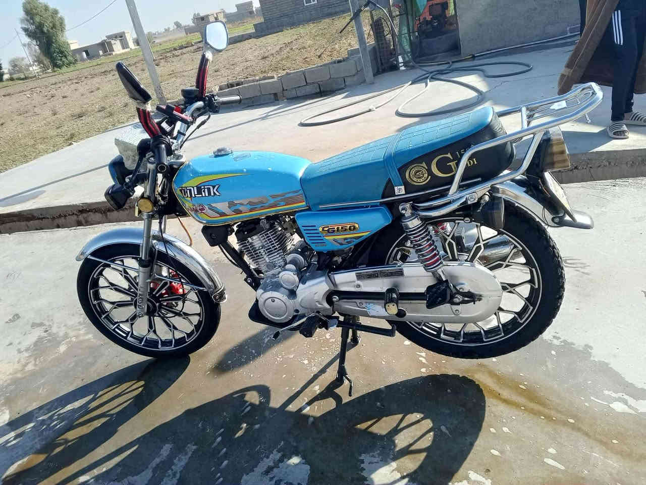 السلام عليكم
موطور سونك للبيع فقط فقط 
 موديل 24 
كهربائيات شغاله 
محرك ما مفتوح 
كلو وضع شركه شرط 
ماناقصو كلشي 
السعر 675 قفل
هاتف ***********
