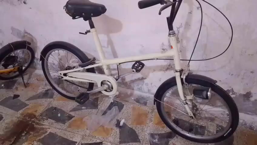 السلام عليكم بيسكلات باله جدد شوفت عينك كل نقص ما بيهن الاسعار من ٦٠ الا ٧٥ كلمن وسعره 
المكان بصره دور الشرطه قرب تانكي موسه الكاظم 
رقم الهاتف ***********
