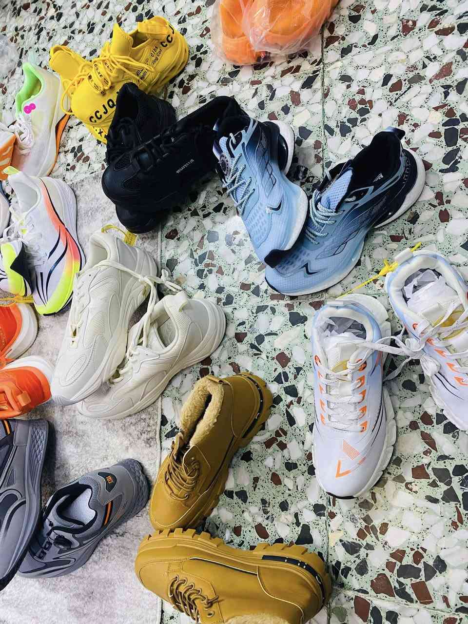 السلام عليكم ورحمة الله وبركاتة من رخصة الادمن 
 ♥️أحذية امزون مختلف القياسات تناسب جميع الأذواق وباسعار جداً🔥🔥🔥 مناسبة وكما موضح بالصور للتواصل على الماسنجر 🥰🥰 اهلاً وسهلاً بكم


**إذا كنت صاحب هذا الإعلان وتريد حذفه لأي سبب، رجاءا أرسل رسالة إلى الدعم الفني**