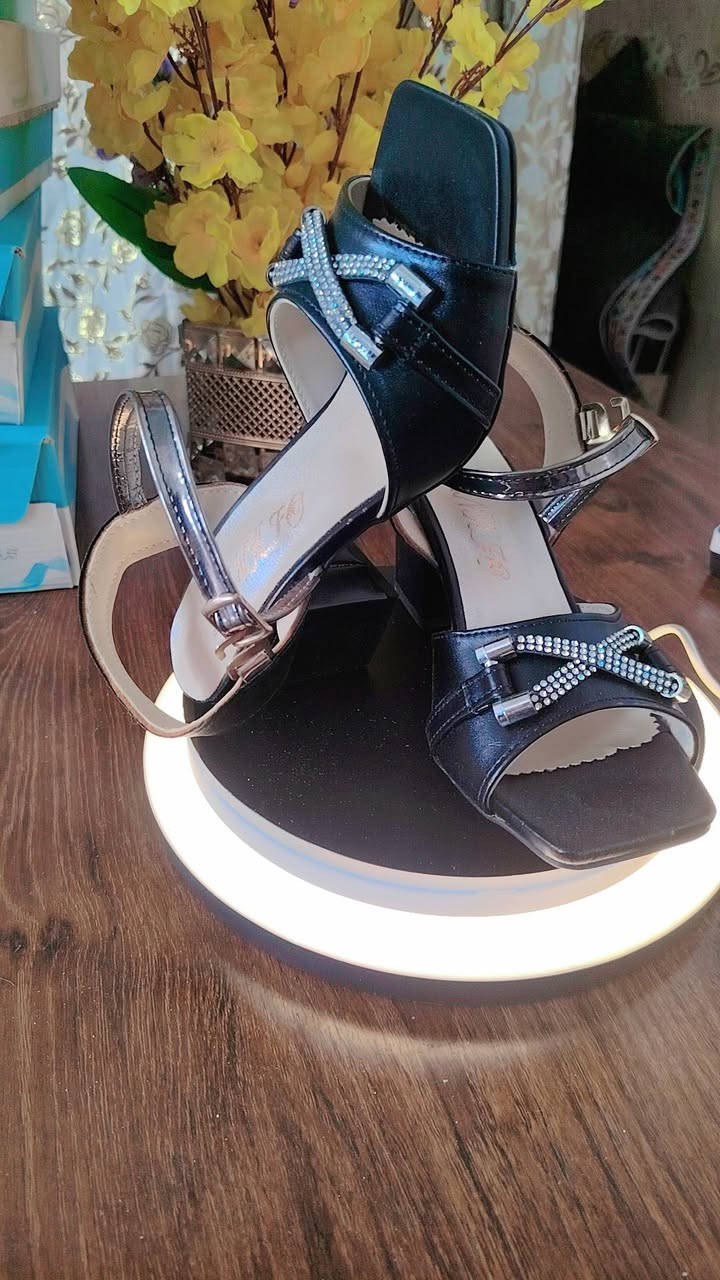 حذاء تركي درجه اولئ بسعر مناسب جدا 10مع توصيل يوجد لقياسات من36الئ40


**إذا كنت صاحب هذا الإعلان وتريد حذفه لأي سبب، رجاءا أرسل رسالة إلى الدعم الفني**