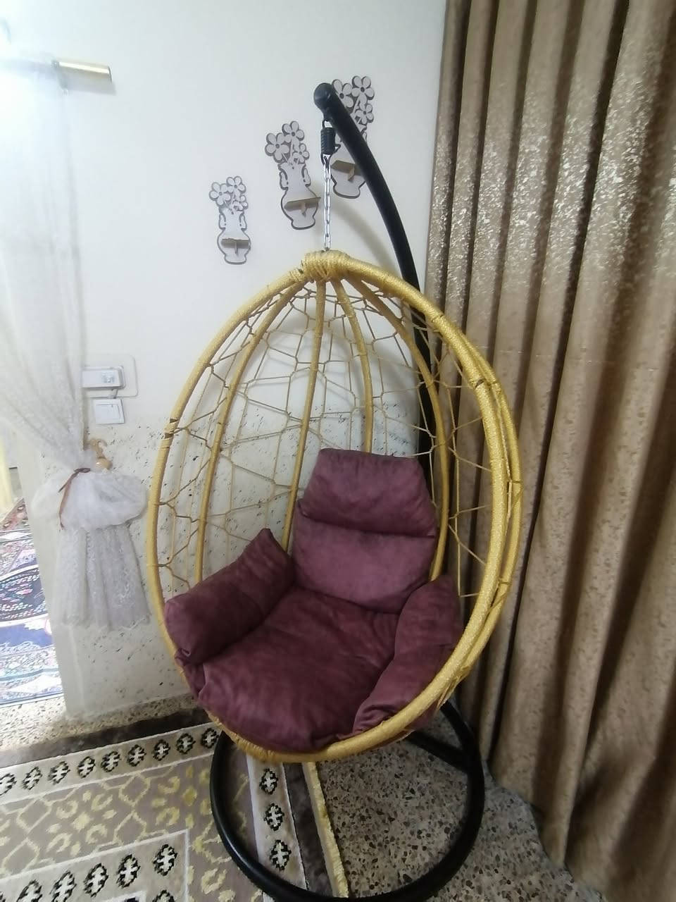 السلام عليكم عيني مرجوحه بيتيه للبيع بيها بس هاذ الكسر يراد له لحيم سعرها ٨٥ وبيها مجال رقم ***********
