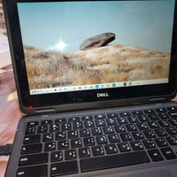للبيع لابتوب Dell Chromebook بحالة جيده. ومستعمل استعمال خفيف.نضافه جي...