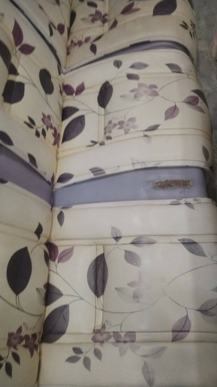 جلد تركي خمس مقاعد ديوان... نظيفدبيه بس قطعة وحدة بيها شق الاستفسار خاص المكان  بغداد حي البنوك
#للبيع_بالعراق
#عروض_بغداد
#بيع_وشراء_عراق
#تسوق_عراقي
#لاتفوت_الفرصة


**إذا كنت صاحب هذا الإعلان وتريد حذفه لأي سبب، رجاءا أرسل رسالة إلى الدعم الفني**