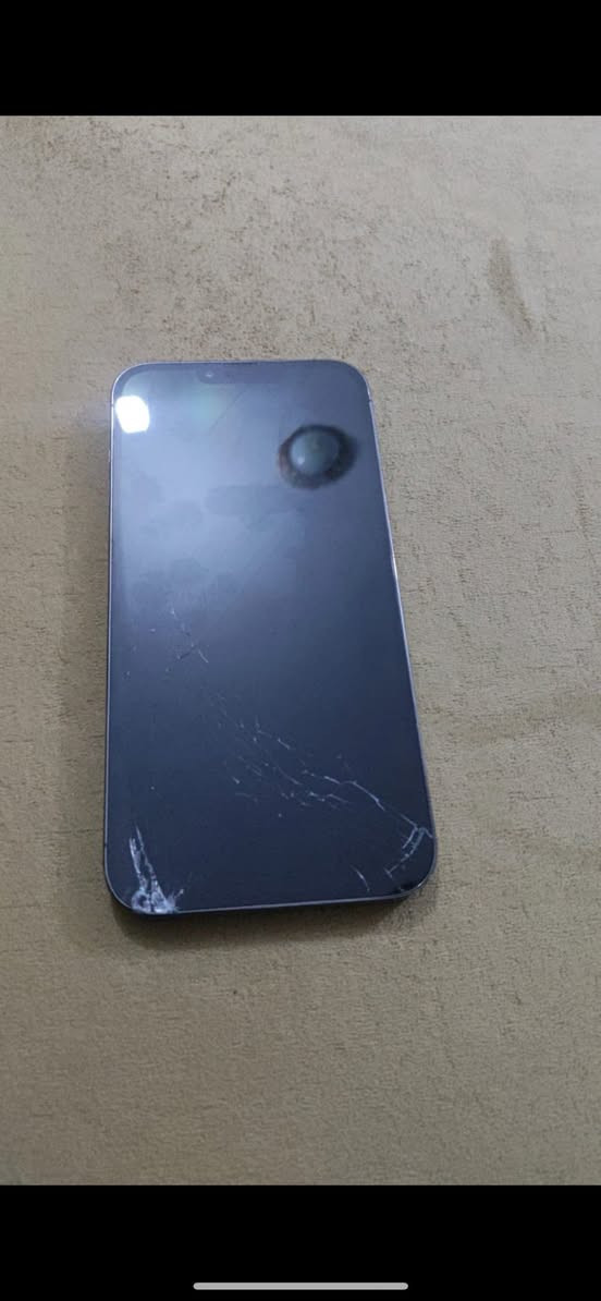 سلام عليكم
ايفون ١٣ برو ماكس شرق اوسط 
  
بطاريه٨٣ بلاديه بي ضهر وشاشه وكع ونكسرن بس جهاز شغال 

وكلشي مابي ماداخل صيانه ابد كلشي بي شغال 

سعر ٥٥٠ وبي مجال  رقم تلفون *********** 

مكاني رمادي
