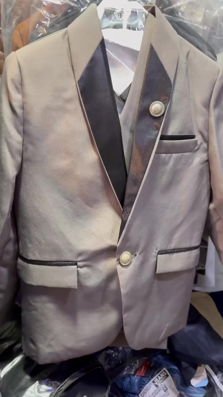 😍يالله اللهم صل وسلم على محمد وع ال محمد😍
قاط ولادي رسمي خمس قطع  موديلات جديدة 😍درجة الاولى عل العالم 

القياس الصغير. يلبس من شهر الى ٣سنة السعر //22.000 

القياس الكبير يلبس من ٤سنة الى ١٠ سنوات السعر// 25.000

العنوان مسيب السوق المسگف مجاور سوق القصابين القديم

***********
