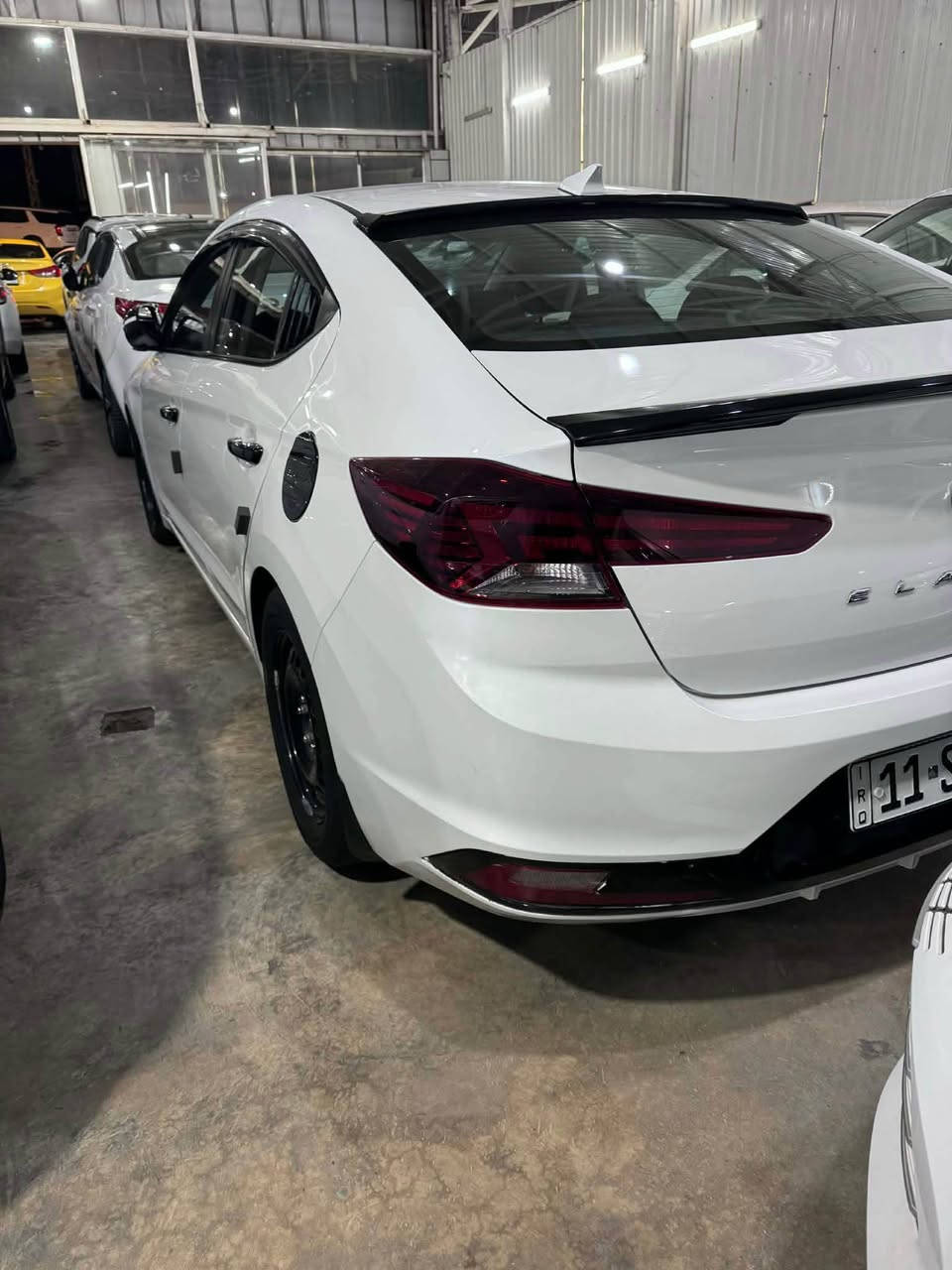 السلام عليكم 
النترا موديل 20 امريكي حادث فقط بنيد صبغ مكينه 2000 گير At مواصفات رادار جانبي تحكم جهتين تحديد مسار قياده ذاتيه 3 وضعيات قياده عنوان بغداد الكريعات شارع الوقف السني السعر 135 و بيها مجال حك جيتك السياره هزه و ارقام جديده بأسمي *********** بغداد, العراق
