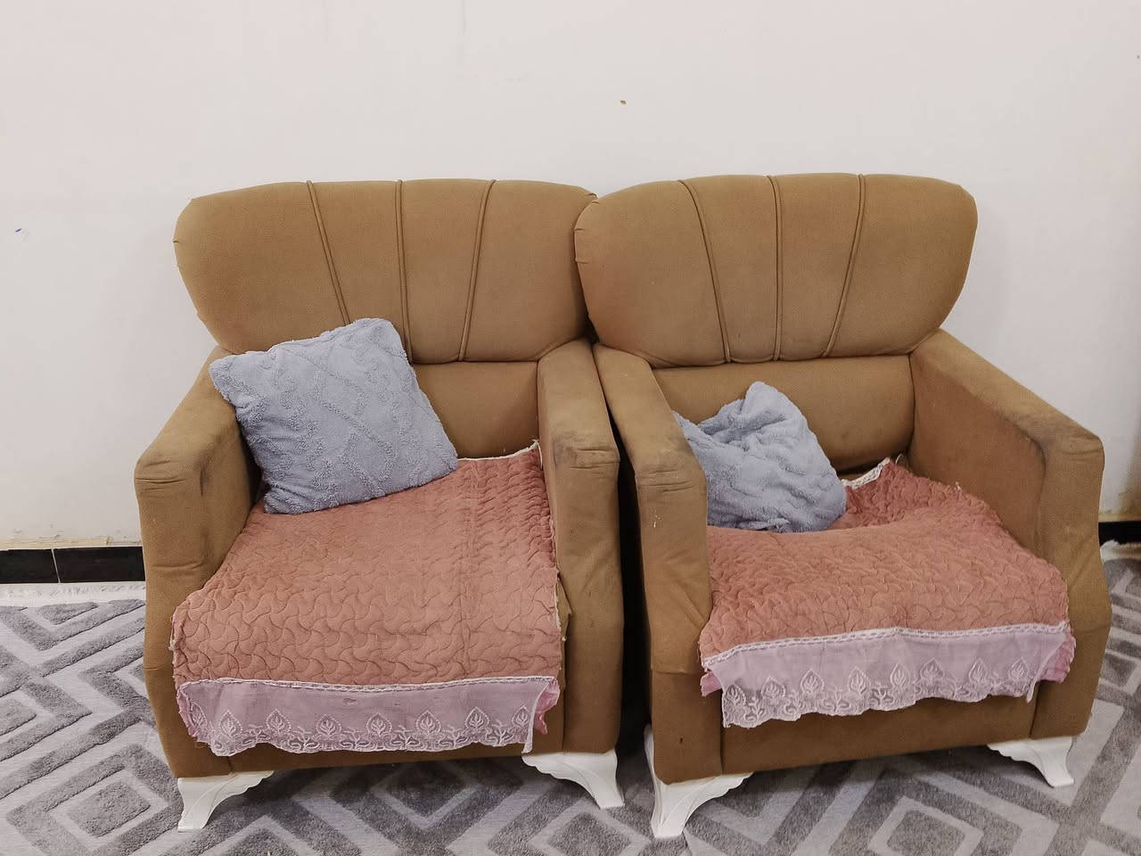 تخم ديوان ١٠مقاعد للبيع ب٧٥وبي مجال مكاني الدورة ***********
