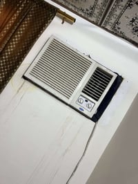 مجمدة وسط • كاونتر ٣ قطع • مكيف شغال