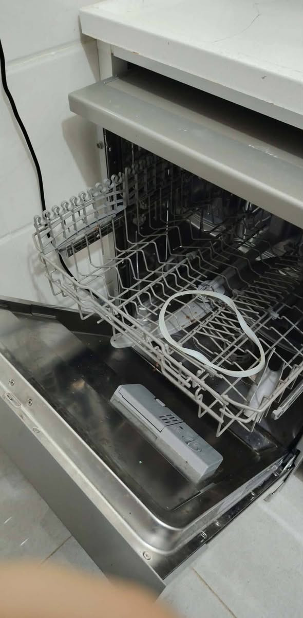 السلام عليكم بنات شتريت هاي غساله ال جي والقرآن ولا مره ستعملناها ابدددد مشكلة المي مالت البيت مالتنه كلش ضعيف وهيه تريد مي قوي *********** شتريته مليون اريده 500
